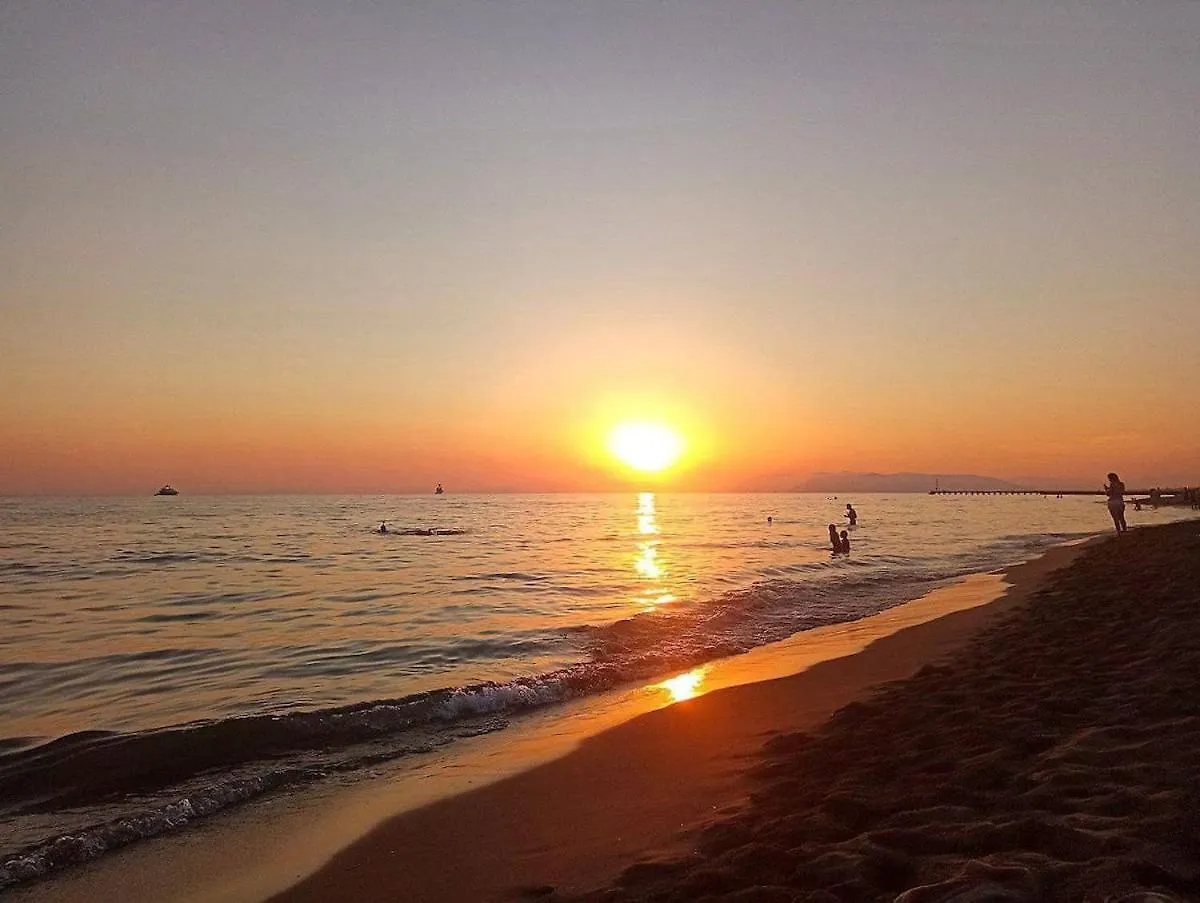 Perla Azzurra - Forte Dei Marmi - Cinque Terre Montignoso